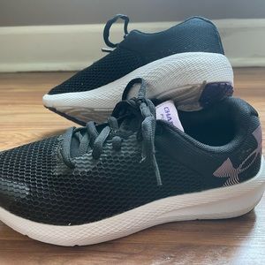 Girls' Under Armour Charged Pursuit Running Shoes 3.5